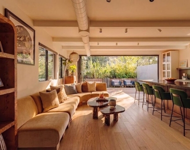 8550 Ridpath Drive - Photo Thumbnail 2