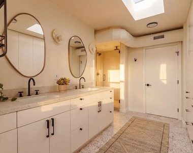 8550 Ridpath Drive - Photo Thumbnail 9