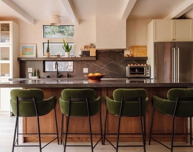8550 Ridpath Drive - Photo Thumbnail 3
