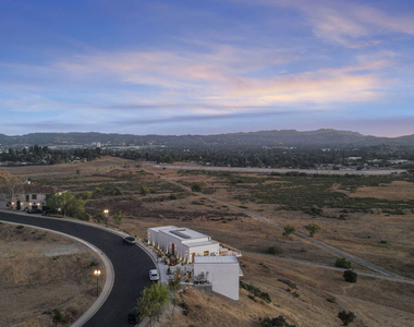 22570 S Summit Ridge Circle - Photo Thumbnail 35