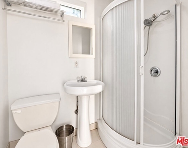 409 N Kilkea Drive - Photo Thumbnail 32