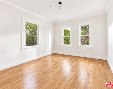 409 N Kilkea Drive - Photo Thumbnail 15