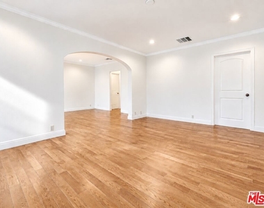409 N Kilkea Drive - Photo Thumbnail 6