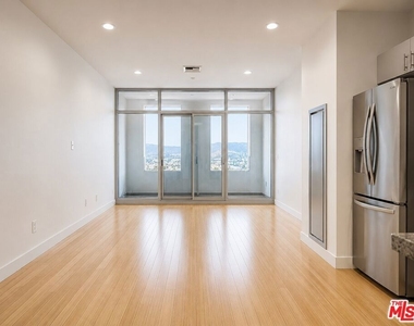 3810 Wilshire Boulevard - Photo Thumbnail 1