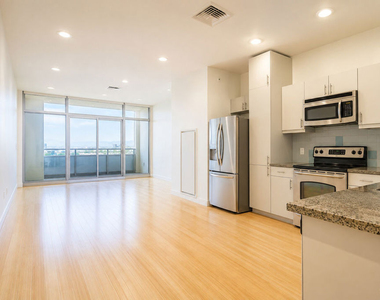 3810 Wilshire Boulevard - Photo Thumbnail 2
