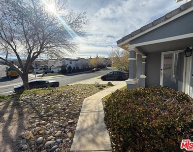 719 W Avenue Q10 - Photo Thumbnail 32