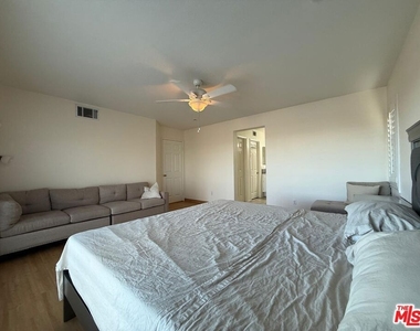 719 W Avenue Q10 - Photo Thumbnail 21