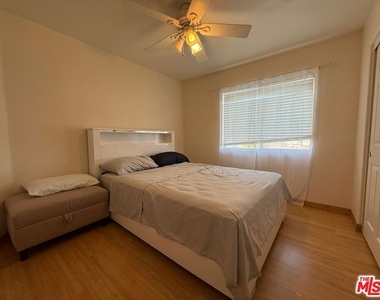 719 W Avenue Q10 - Photo Thumbnail 13
