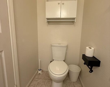719 W Avenue Q10 - Photo Thumbnail 10