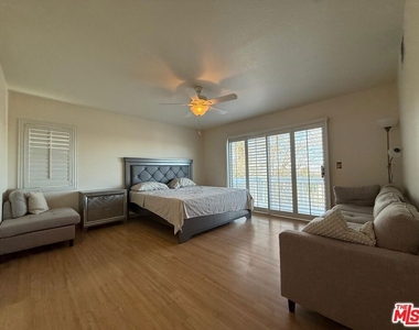 719 W Avenue Q10 - Photo Thumbnail 20