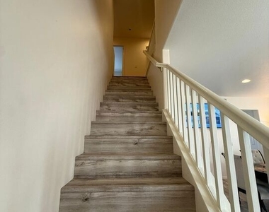 719 W Avenue Q10 - Photo Thumbnail 12