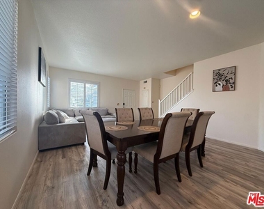 719 W Avenue Q10 - Photo Thumbnail 3