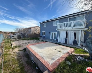 719 W Avenue Q10 - Photo Thumbnail 27