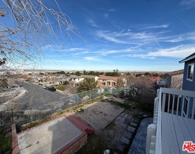 719 W Avenue Q10 - Photo Thumbnail 30