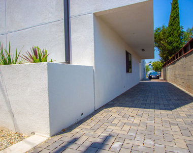 2206 Hauser Boulevard - Photo Thumbnail 5