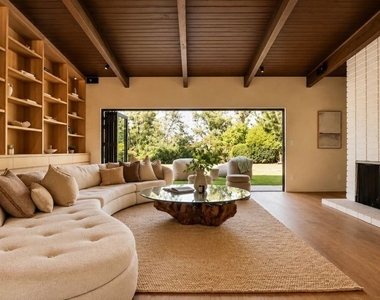 5576 El Canon Avenue - Photo Thumbnail 4