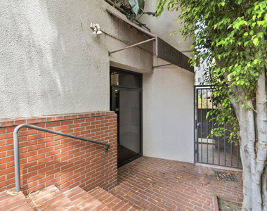500 S Barrington Avenue - Photo Thumbnail 1