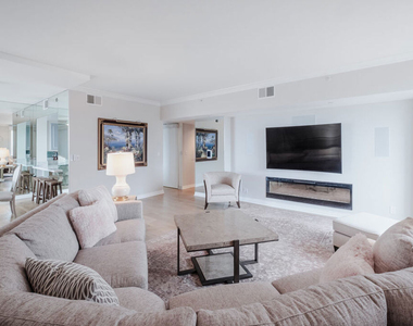 850 E Ocean Boulevard - Photo Thumbnail 2