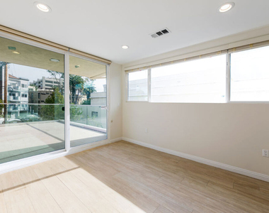 717 S Westgate Avenue - Photo Thumbnail 14