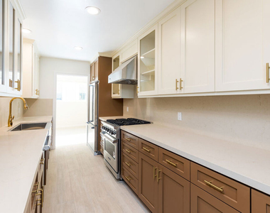 717 S Westgate Avenue - Photo Thumbnail 9
