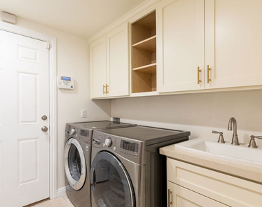 717 S Westgate Avenue - Photo Thumbnail 23
