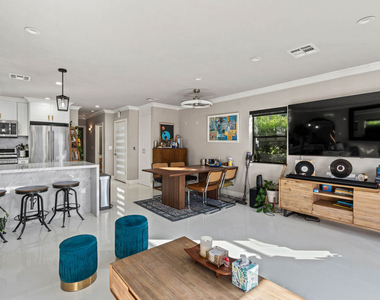 801 Howard Street - Photo Thumbnail 7