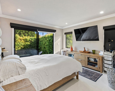 801 Howard Street - Photo Thumbnail 8