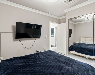 801 Howard Street - Photo Thumbnail 3