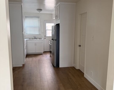 937 S Bedford Street - Photo Thumbnail 3
