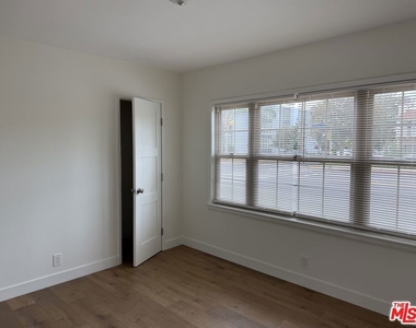 937 S Bedford Street - Photo Thumbnail 9