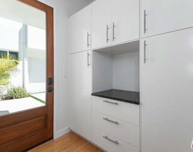 7447 W 81st Street - Photo Thumbnail 7