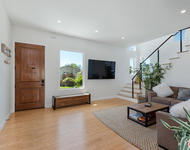 7447 W 81st Street - Photo Thumbnail 2
