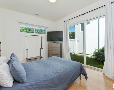 7447 W 81st Street - Photo Thumbnail 16