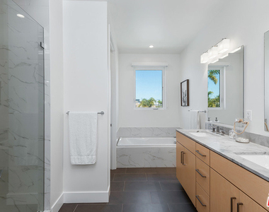 7447 W 81st Street - Photo Thumbnail 9