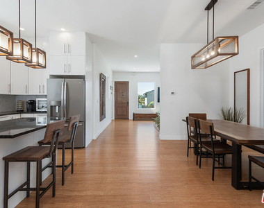 7447 W 81st Street - Photo Thumbnail 3