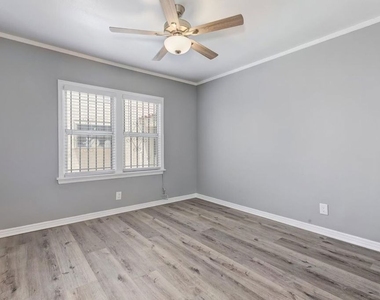 1110 W 80th Street - Photo Thumbnail 16