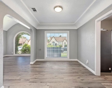 1110 W 80th Street - Photo Thumbnail 6