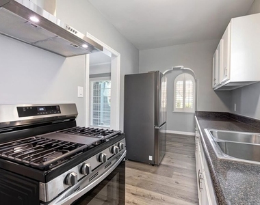 1110 W 80th Street - Photo Thumbnail 8