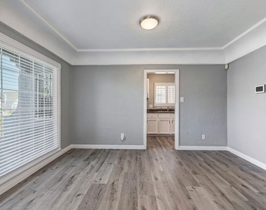 1110 W 80th Street - Photo Thumbnail 5