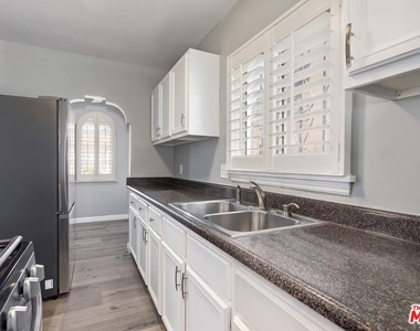 1110 W 80th Street - Photo Thumbnail 9