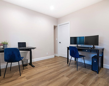 13220 Erwin Street - Photo Thumbnail 22