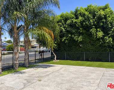 634 E 87th Street - Photo Thumbnail 9