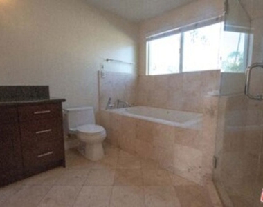 4428 Fulton Avenue - Photo Thumbnail 12