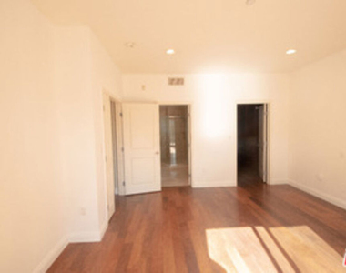4428 Fulton Avenue - Photo Thumbnail 22