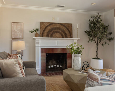 3544 Gardenia Avenue - Photo Thumbnail 5