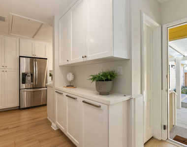 3544 Gardenia Avenue - Photo Thumbnail 24