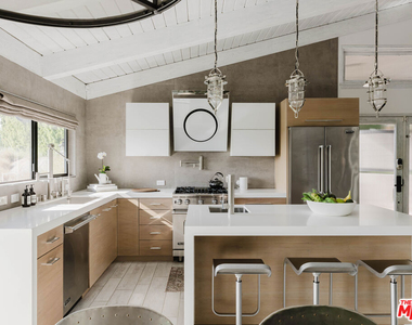 1310 Londonderry Place - Photo Thumbnail 2