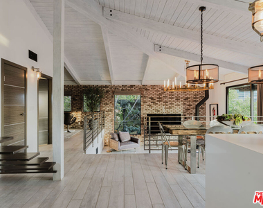 1310 Londonderry Place - Photo Thumbnail 9