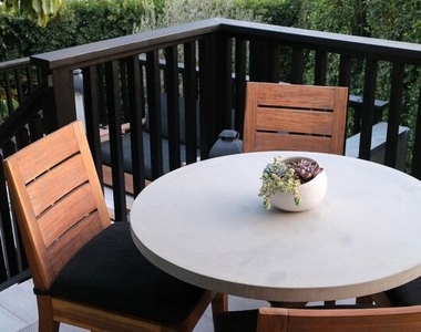 1310 Londonderry Place - Photo Thumbnail 15