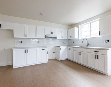 442 E 118th Street - Photo Thumbnail 1